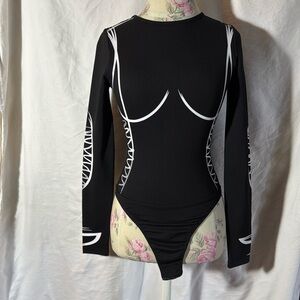 Maniere De Voir Zip Snap Graphic Design Bodysuit Size 8